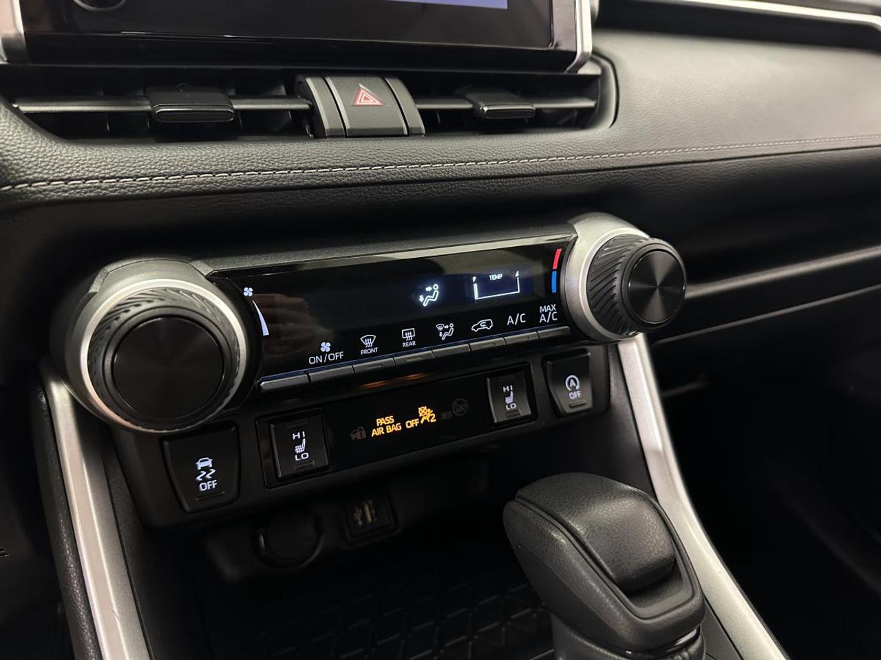 2025 Toyota RAV4 LE AWD Photo