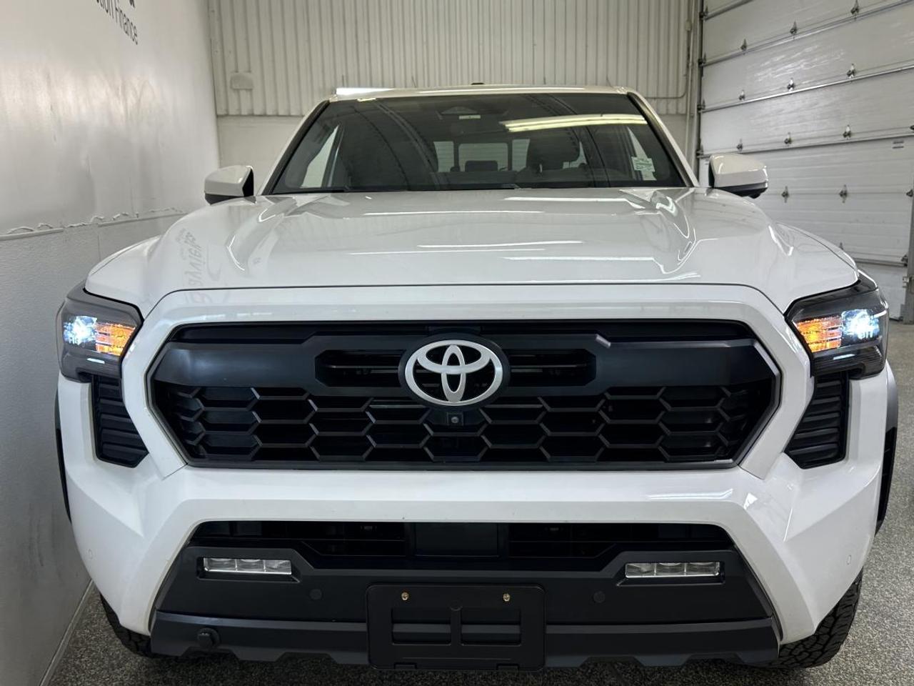 2025 Toyota Tacoma 4x4 Double Cab Auto SB Photo