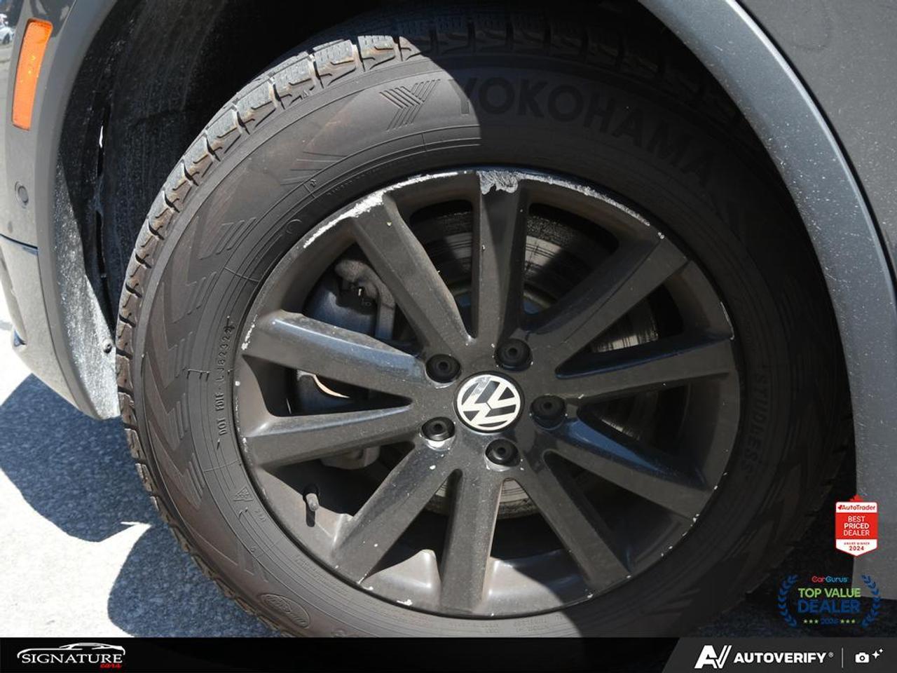 2024 Volkswagen Tiguan Highline R-Line No Accident Fender Panoroof Leathe Photo