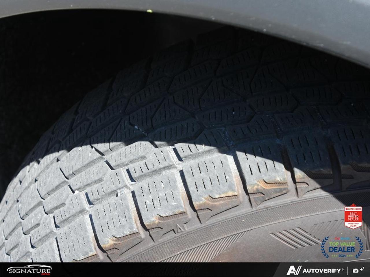 2024 Volkswagen Tiguan Highline R-Line No Accident Fender Panoroof Leathe Photo