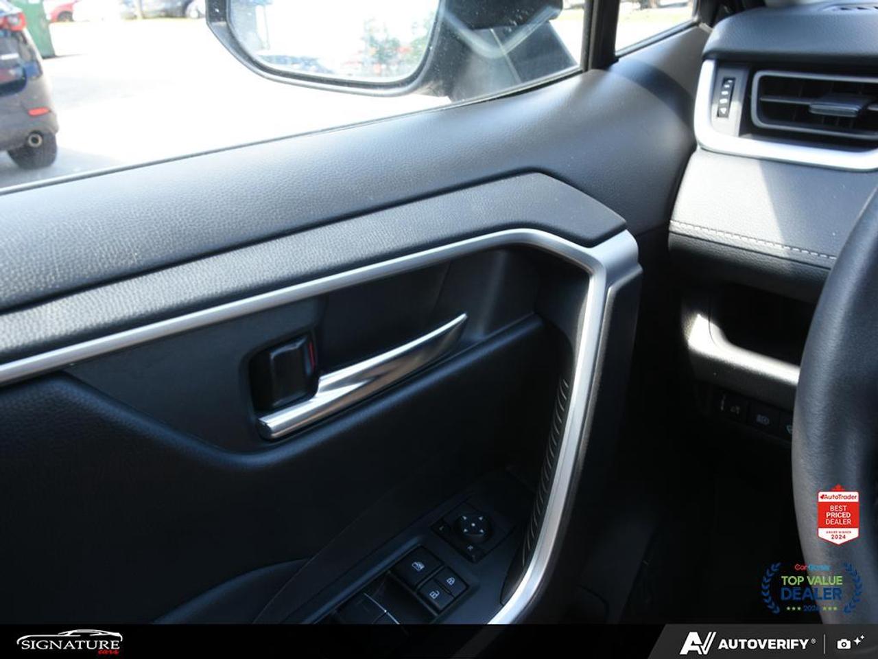 2024 Toyota RAV4 XLE AWD No Accident Sunroof Carplay BSM Photo