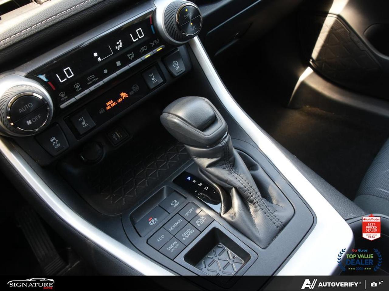 2024 Toyota RAV4 XLE AWD No Accident Sunroof Carplay BSM Photo