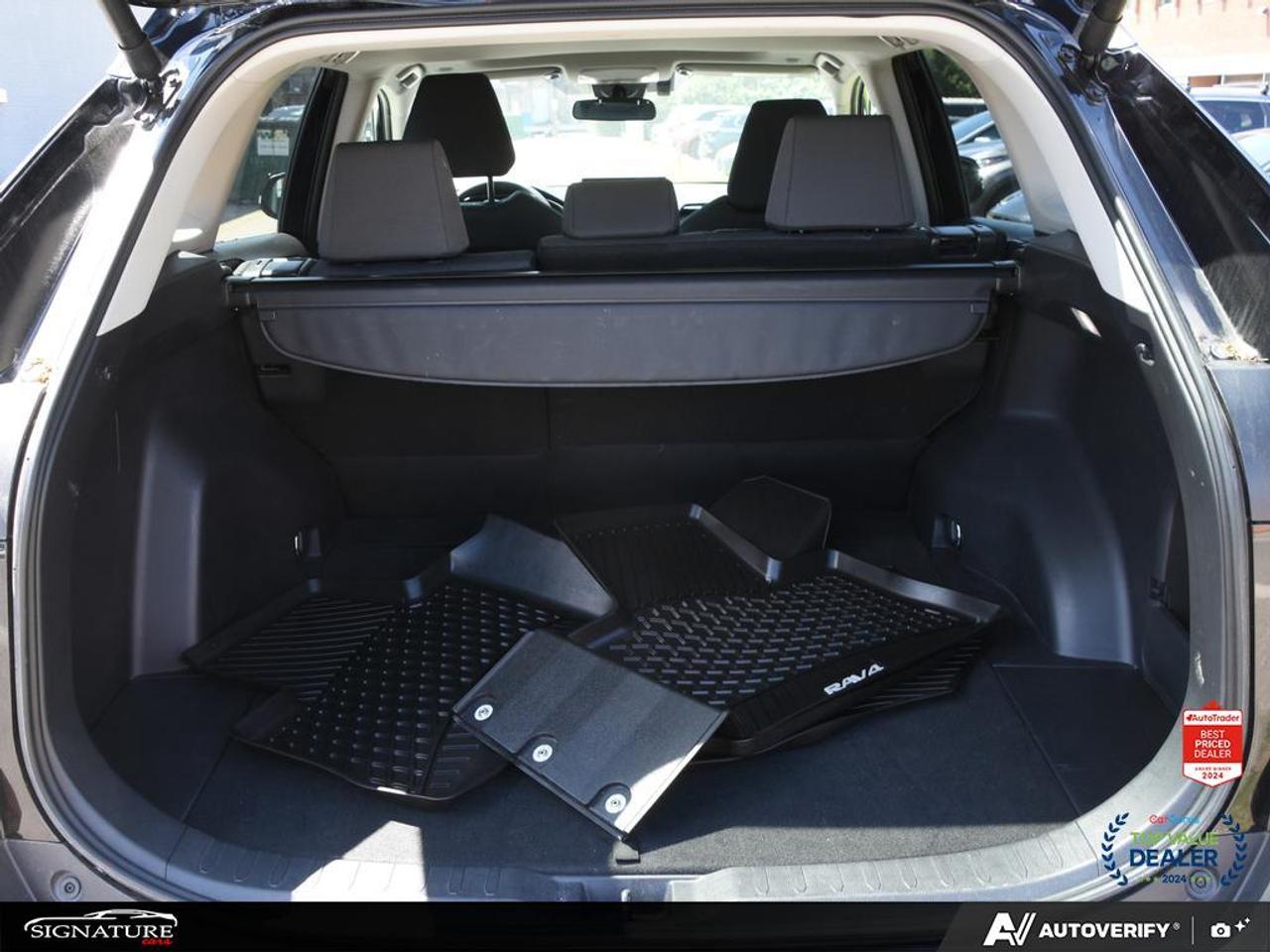 2025 Toyota RAV4 XLE AWD No Accident Sunroof Carplay BSM Photo