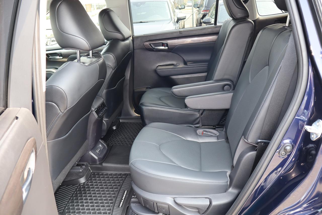 2022 Toyota Highlander Hybrid Limited Photo