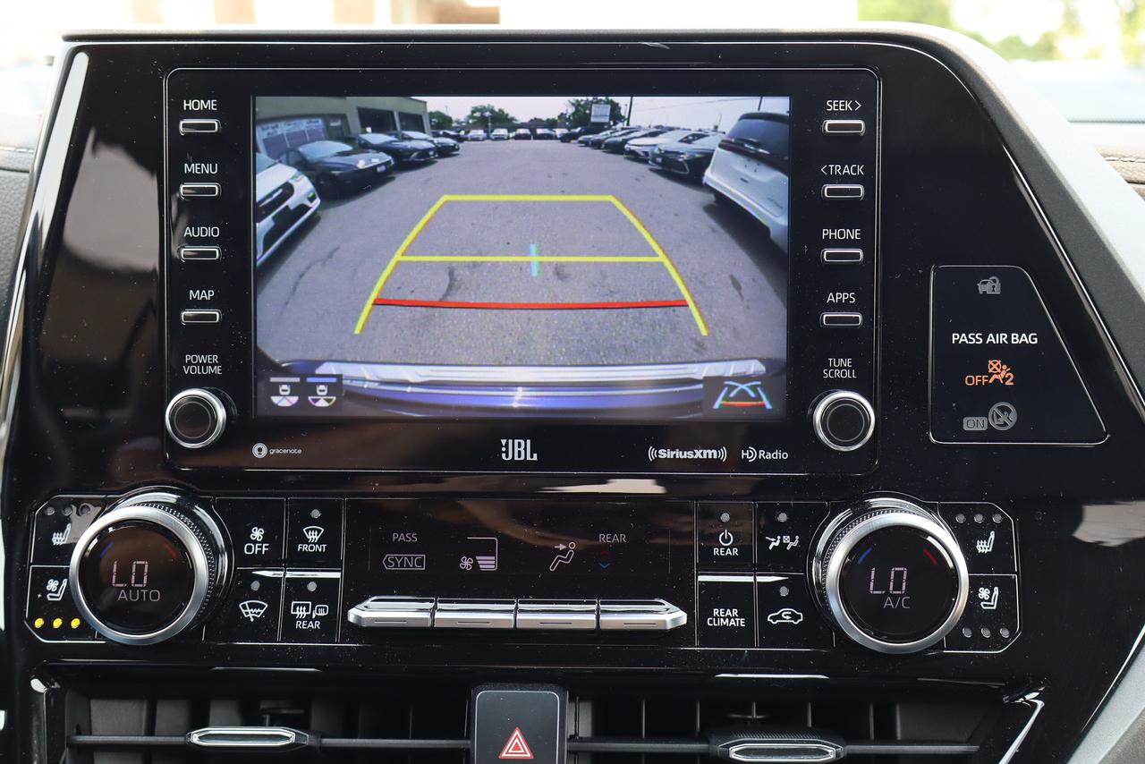 2022 Toyota Highlander Hybrid Limited Photo