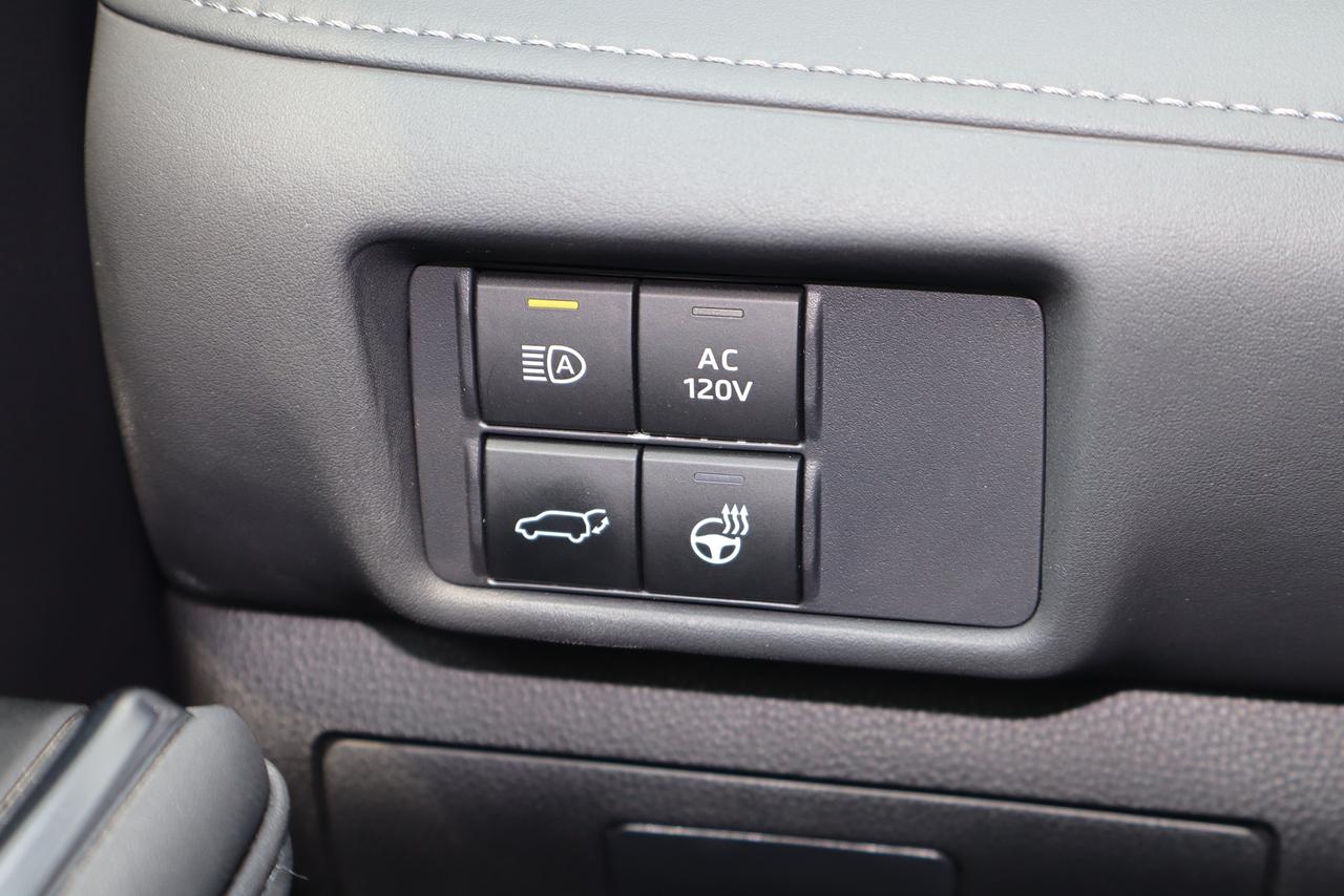 2022 Toyota Highlander Hybrid Limited Photo