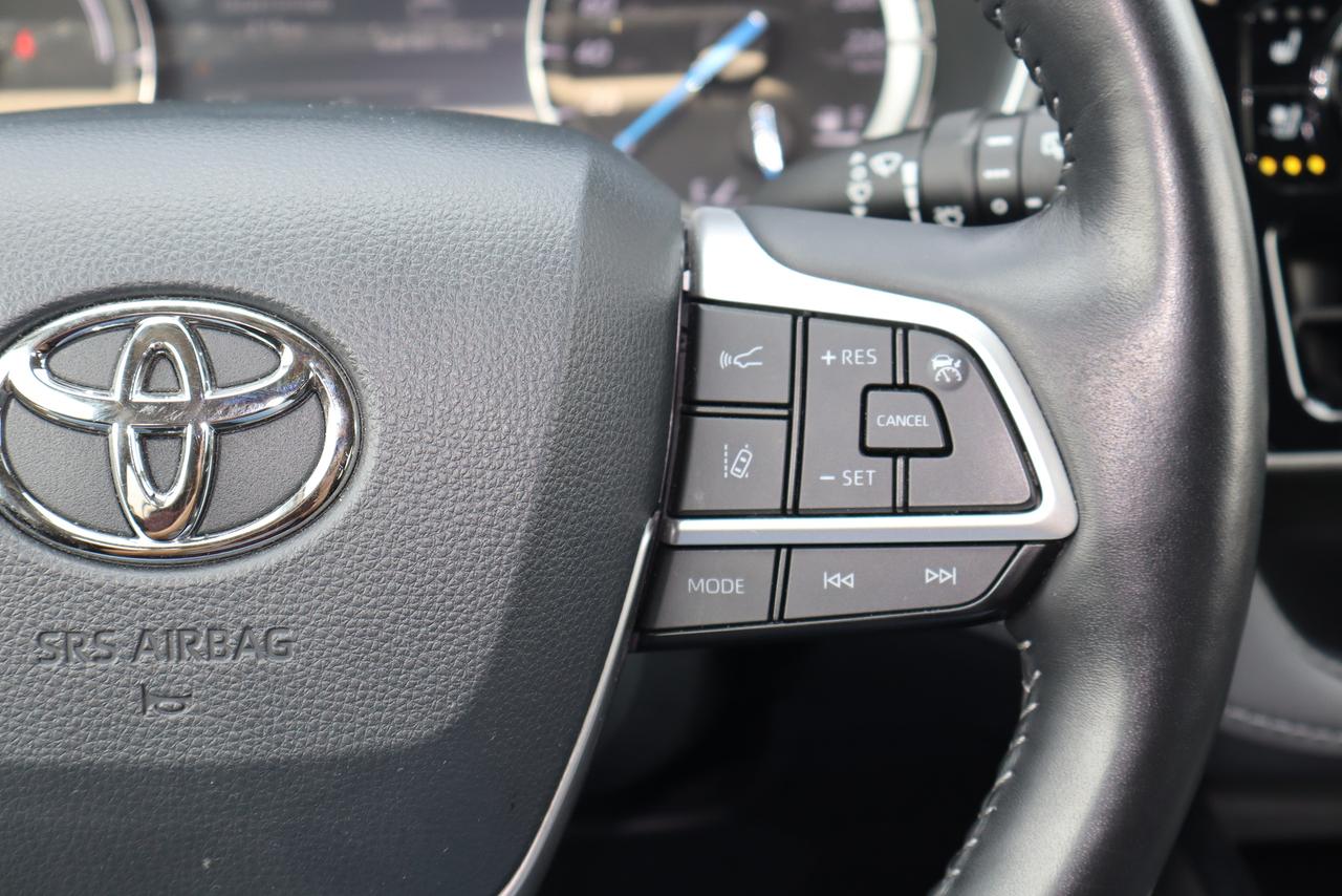 2022 Toyota Highlander Hybrid Limited Photo