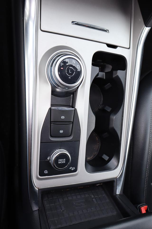 2023 Ford Explorer Limited 4WD Photo