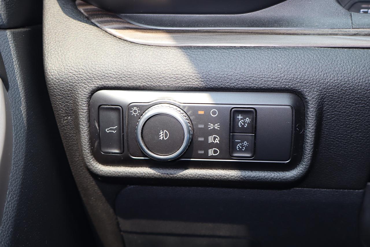 2023 Ford Explorer Limited 4WD Photo