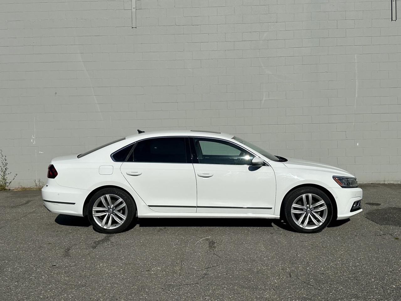 2017 Volkswagen Passat 3.6L V6 SEL Premium Photo