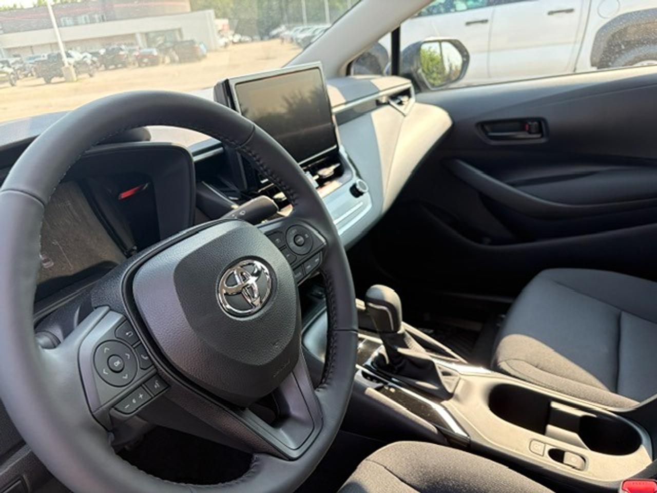2026 Toyota Corolla LE Photo4