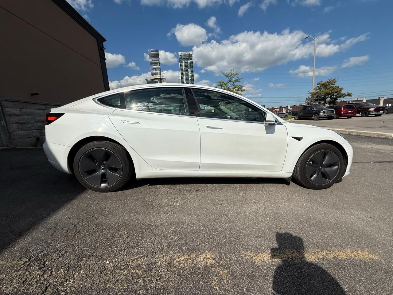 2020 Tesla Model 3 Standard Range Plus| CLEAN CARFAX| RWD| Photo