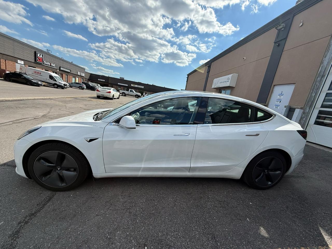 2020 Tesla Model 3 Standard Range Plus| CLEAN CARFAX| RWD| Photo