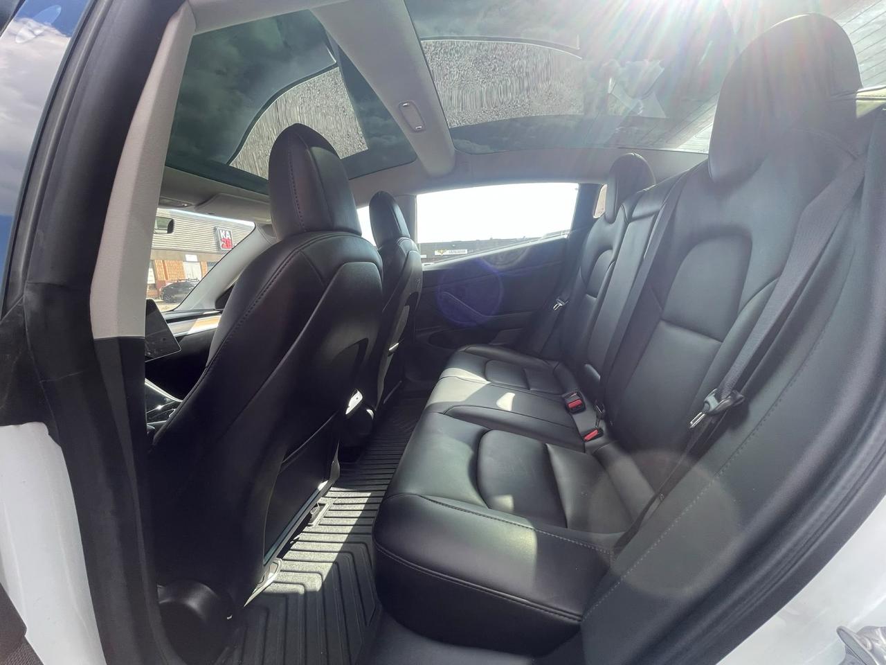 2020 Tesla Model 3 Standard Range Plus| CLEAN CARFAX| RWD| Photo