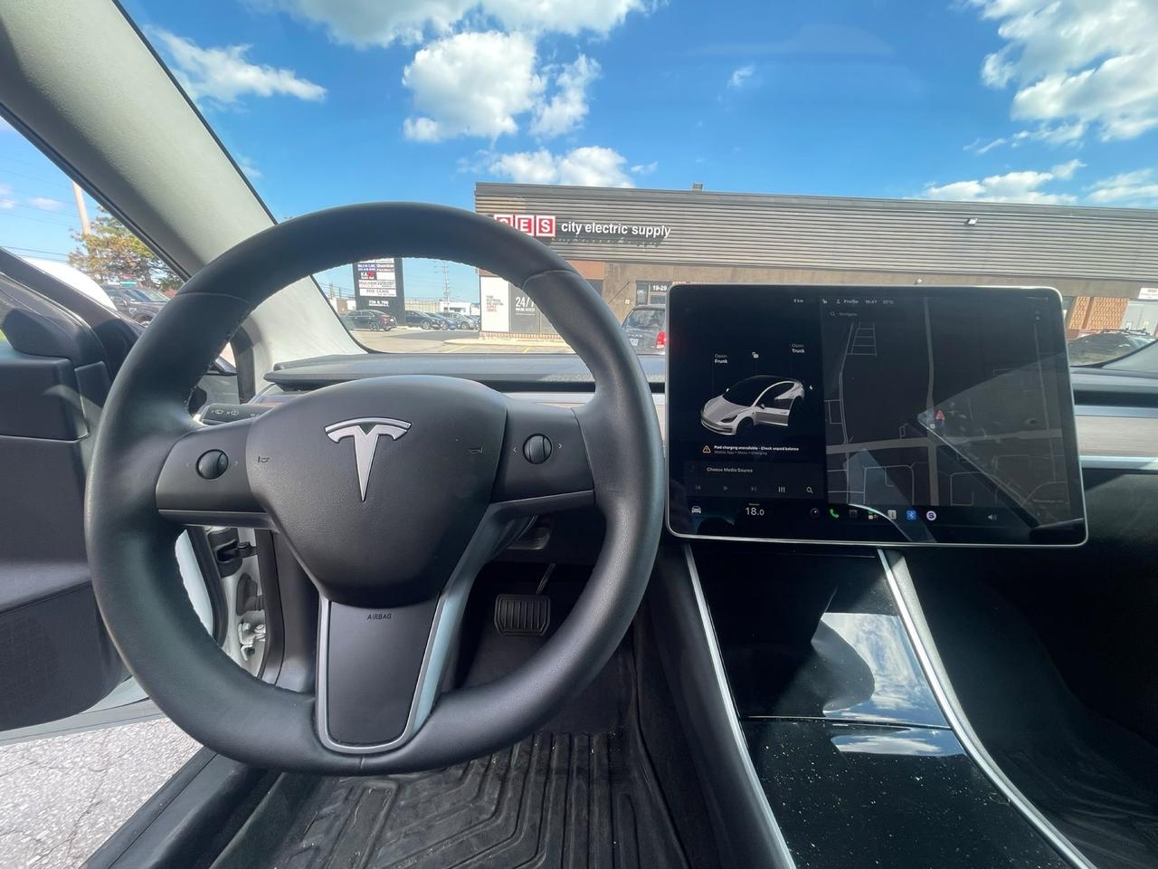 2020 Tesla Model 3 Standard Range Plus| CLEAN CARFAX| RWD| Photo4