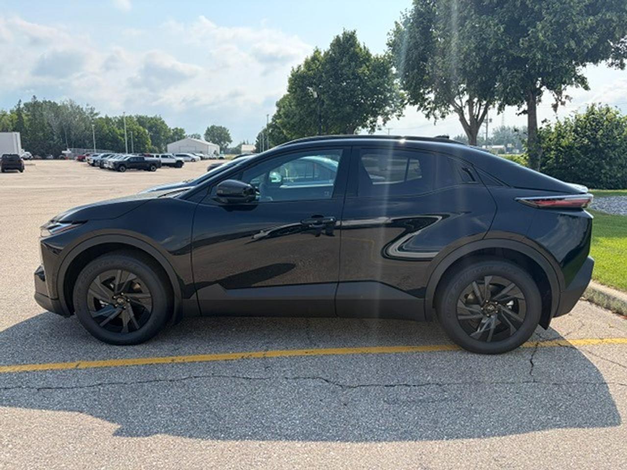 2026 Toyota C-HR XSE AWD Photo