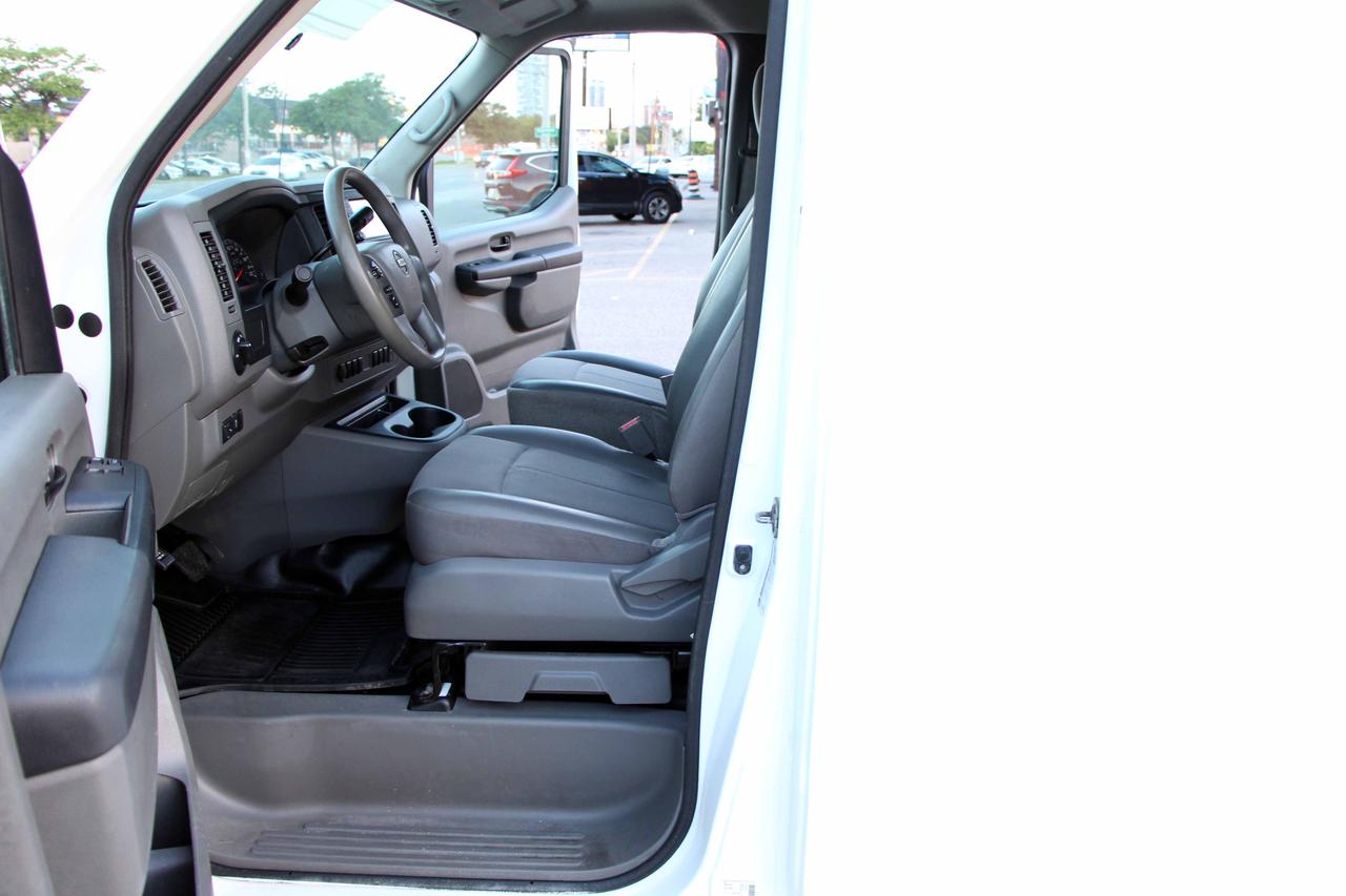2020 Nissan NV 2500 S Photo