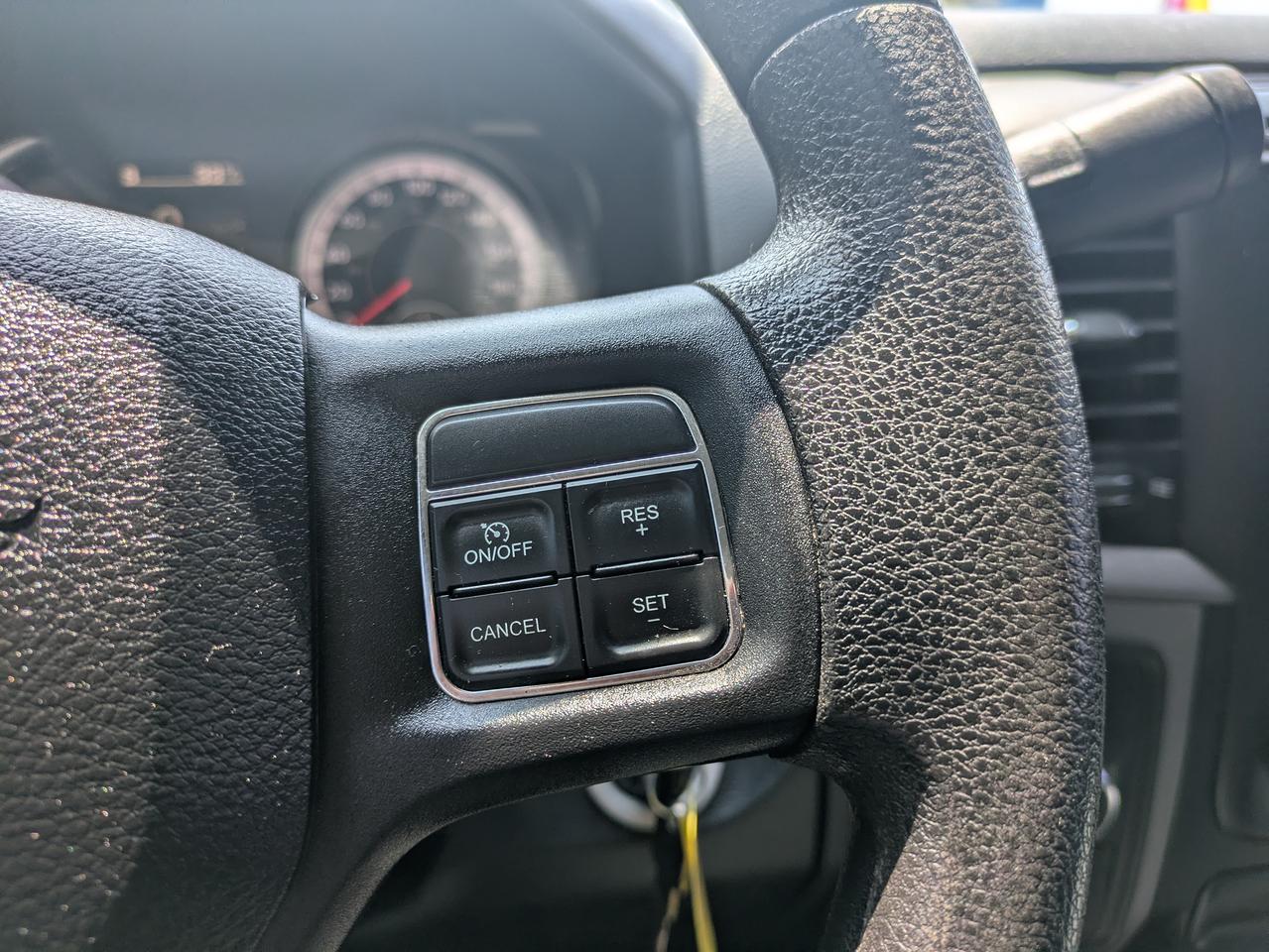 2016 RAM 1500 4WD Reg Cab 120.5" Express Photo