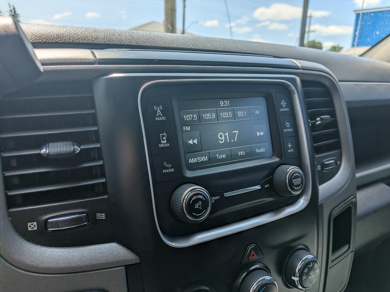 2016 RAM 1500 4WD Reg Cab 120.5" Express Photo