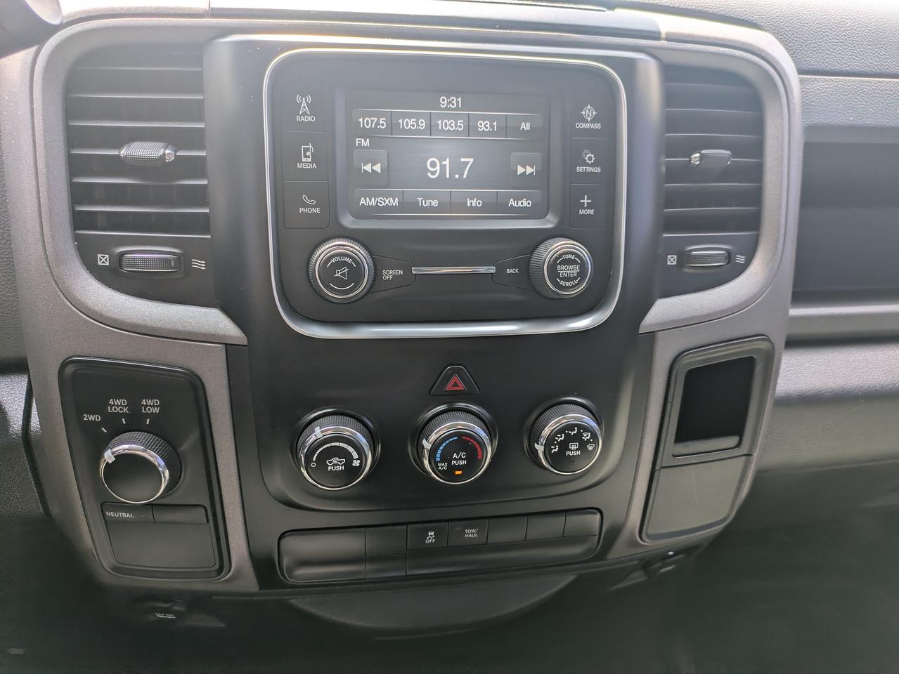 2016 RAM 1500 4WD Reg Cab 120.5" Express Photo