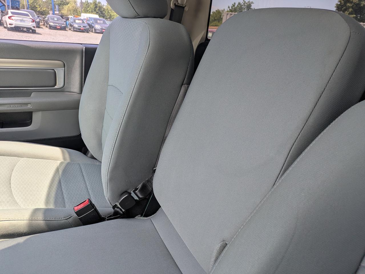 2016 RAM 1500 4WD Reg Cab 120.5" Express Photo