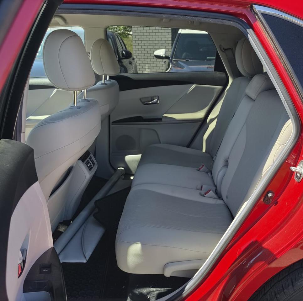 2014 Toyota Venza LE / PWR SEAT / BLUETOOTH / REAR CAM / CRUISE Photo