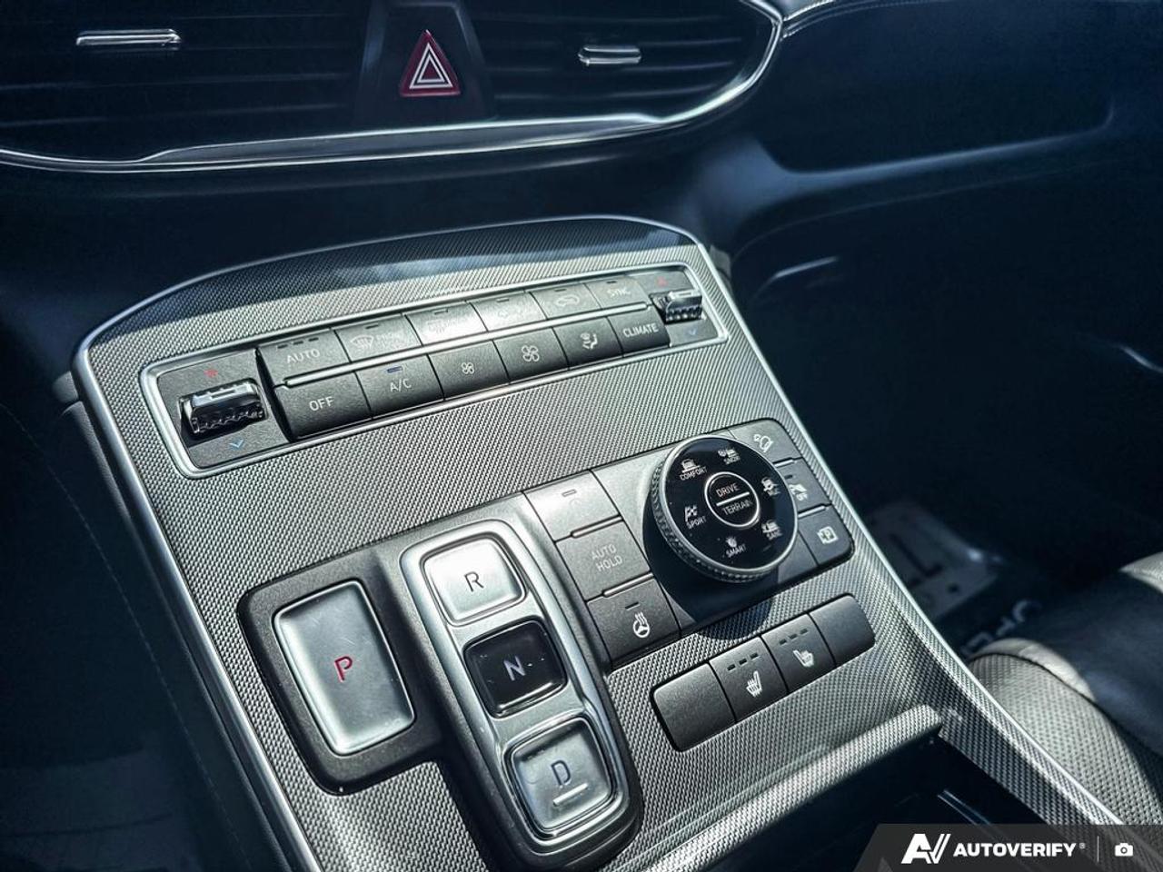 2022 Hyundai Santa Fe URBAN / NO ACCIDENTS / HTD SEATS / AWD / LEATHER Photo