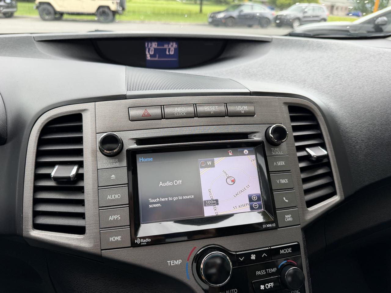 2015 Toyota Venza XLE Photo