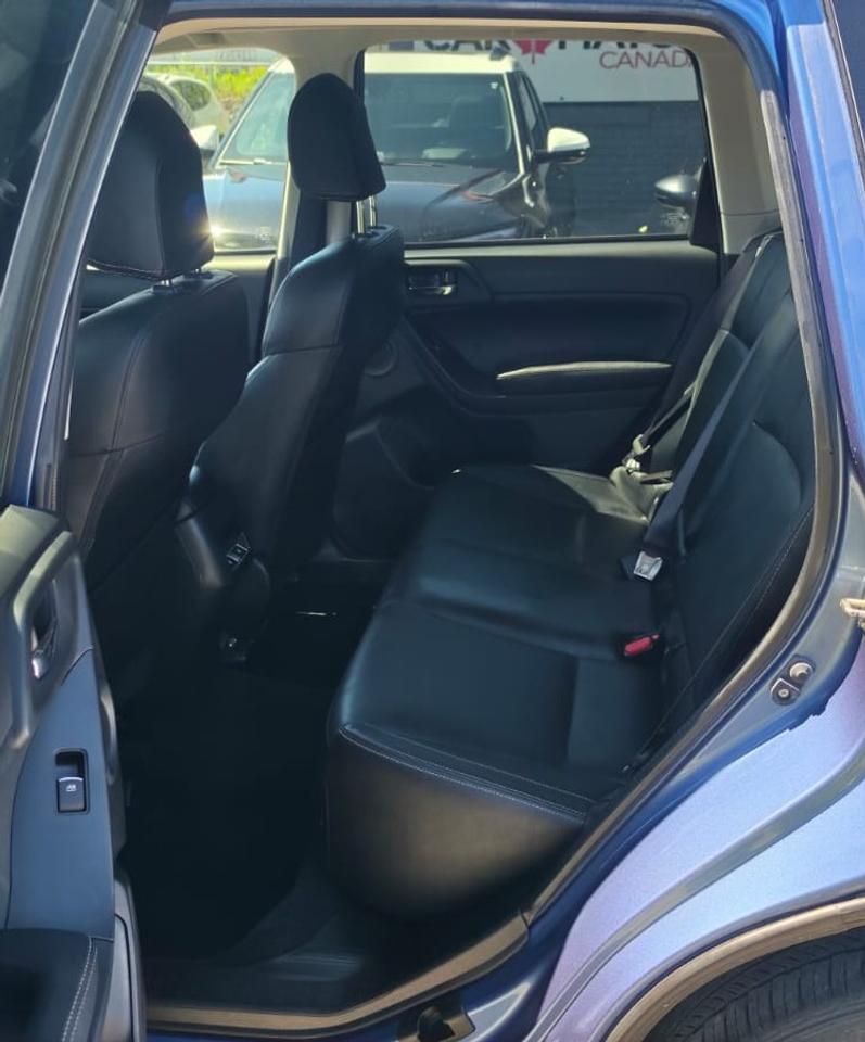 2017 Subaru Forester I LIMITED / TECH PKG / LEATHER / NAV / BLINDSPOT Photo
