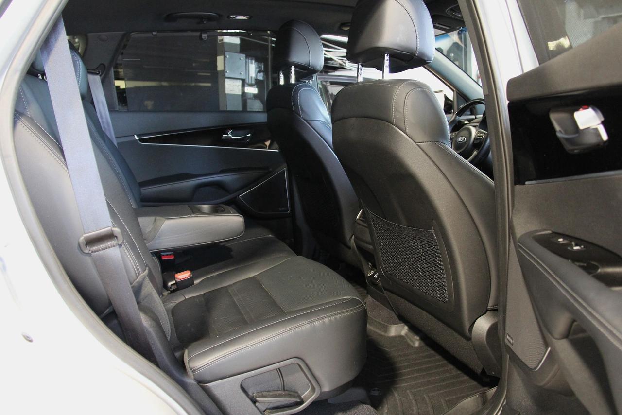 2017 Kia Sorento 2.0L Turbo SX Photo4