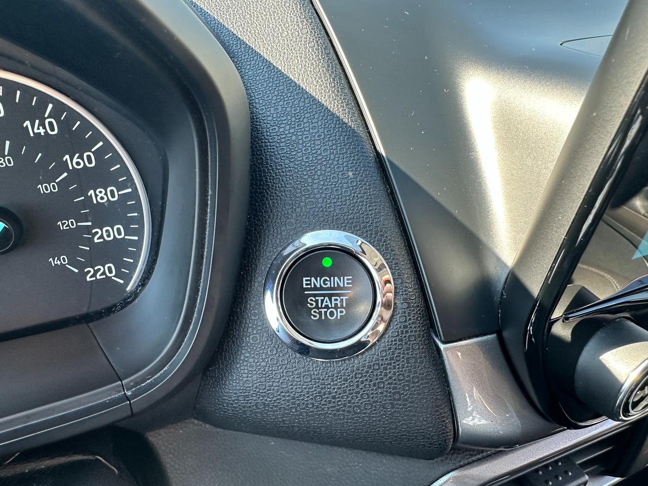 2019 Ford EcoSport SE Heated Cloth NAV FM/XM Sunroof BackupCam A/C Photo