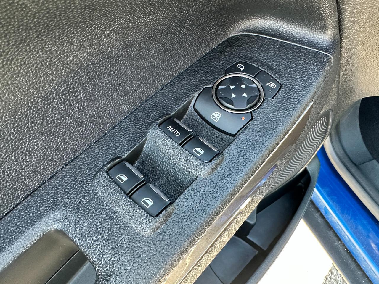 2019 Ford EcoSport SE Heated Cloth NAV FM/XM Sunroof BackupCam A/C Photo