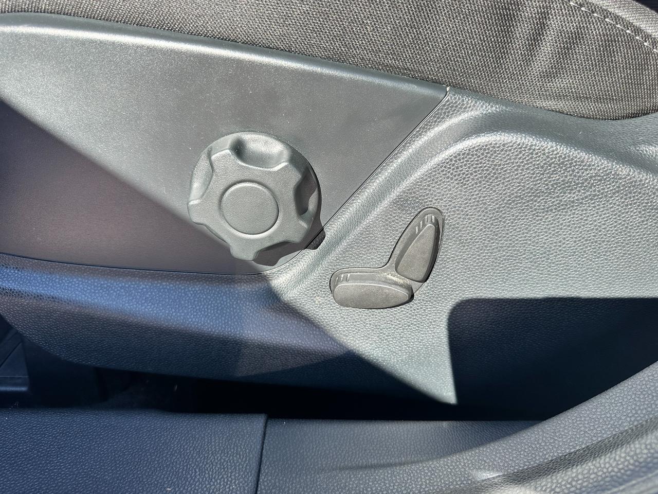 2019 Ford EcoSport SE Heated Cloth NAV FM/XM Sunroof BackupCam A/C Photo