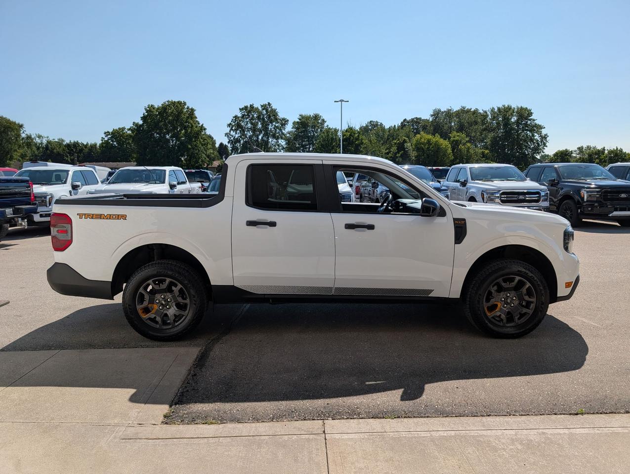 2024 Ford Maverick XLT Advanced AWD SuperCrew Photo3