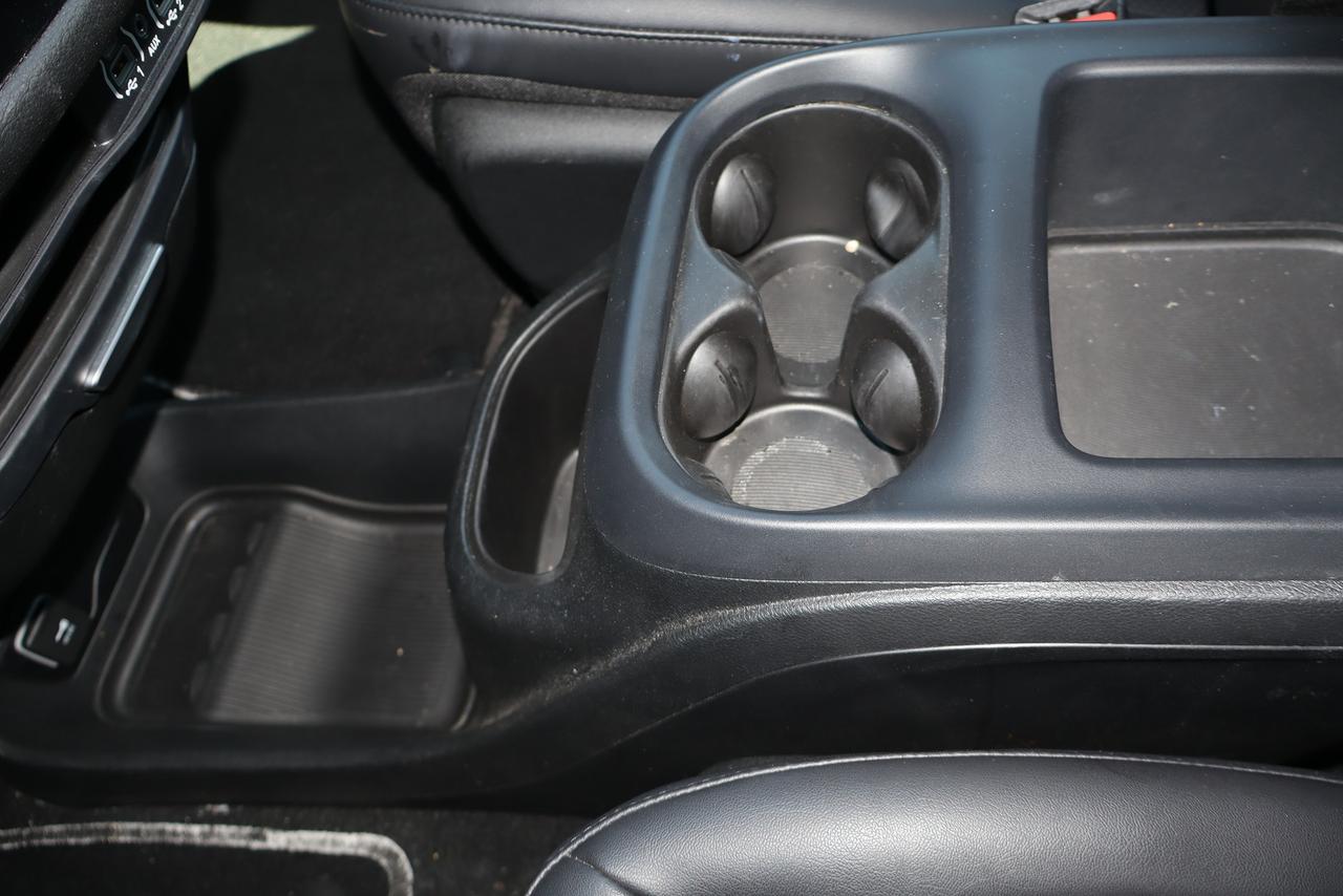 2025 Chrysler Pacifica Select Photo