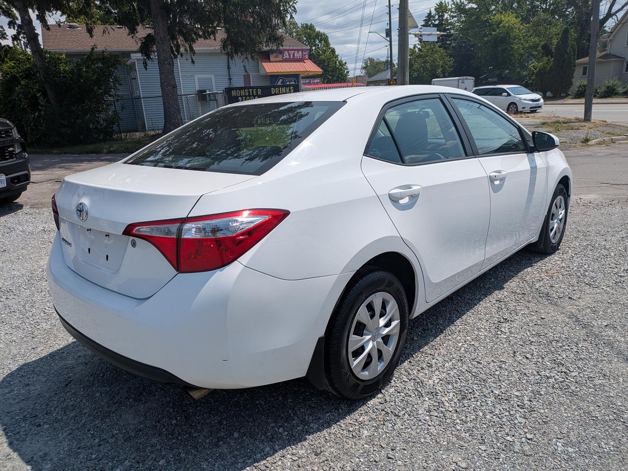 2016 Toyota Corolla 4dr Sdn CVT Photo4