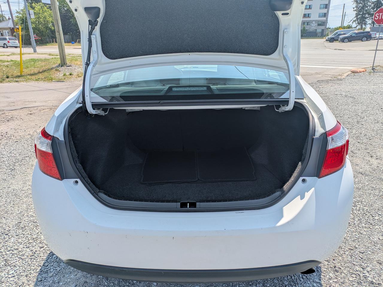 2016 Toyota Corolla 4dr Sdn CVT Photo