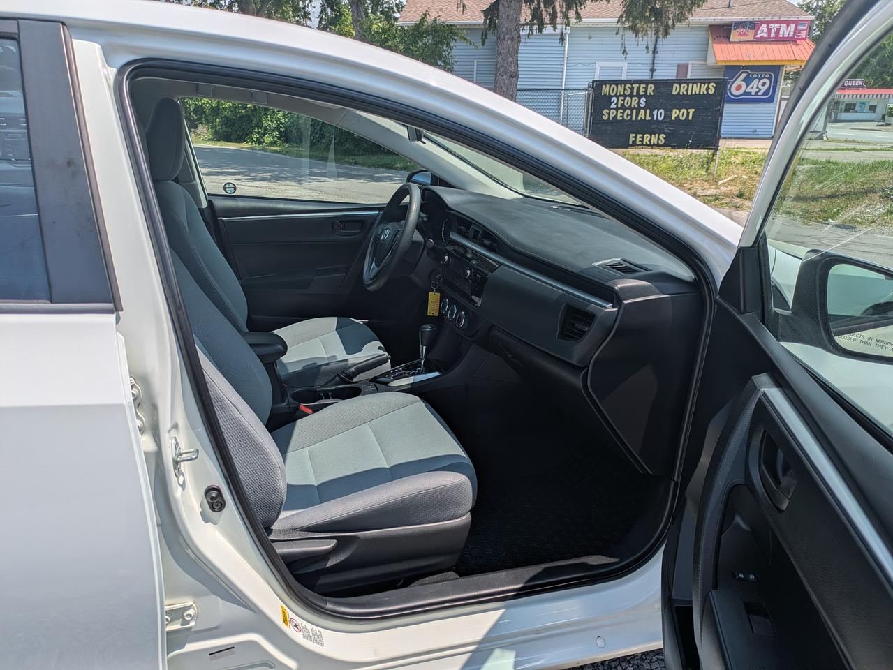 2016 Toyota Corolla 4dr Sdn CVT Photo