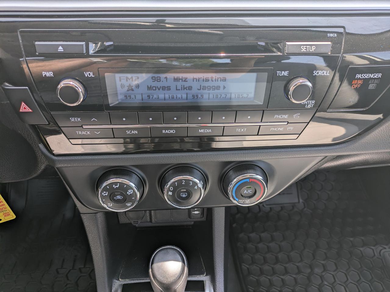 2016 Toyota Corolla 4dr Sdn CVT Photo