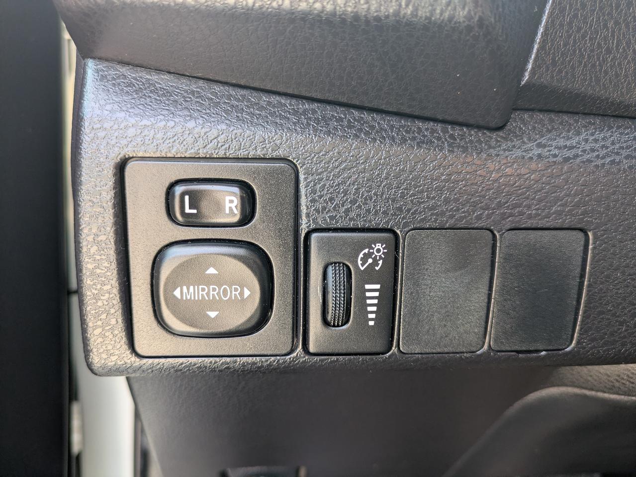 2016 Toyota Corolla 4dr Sdn CVT Photo