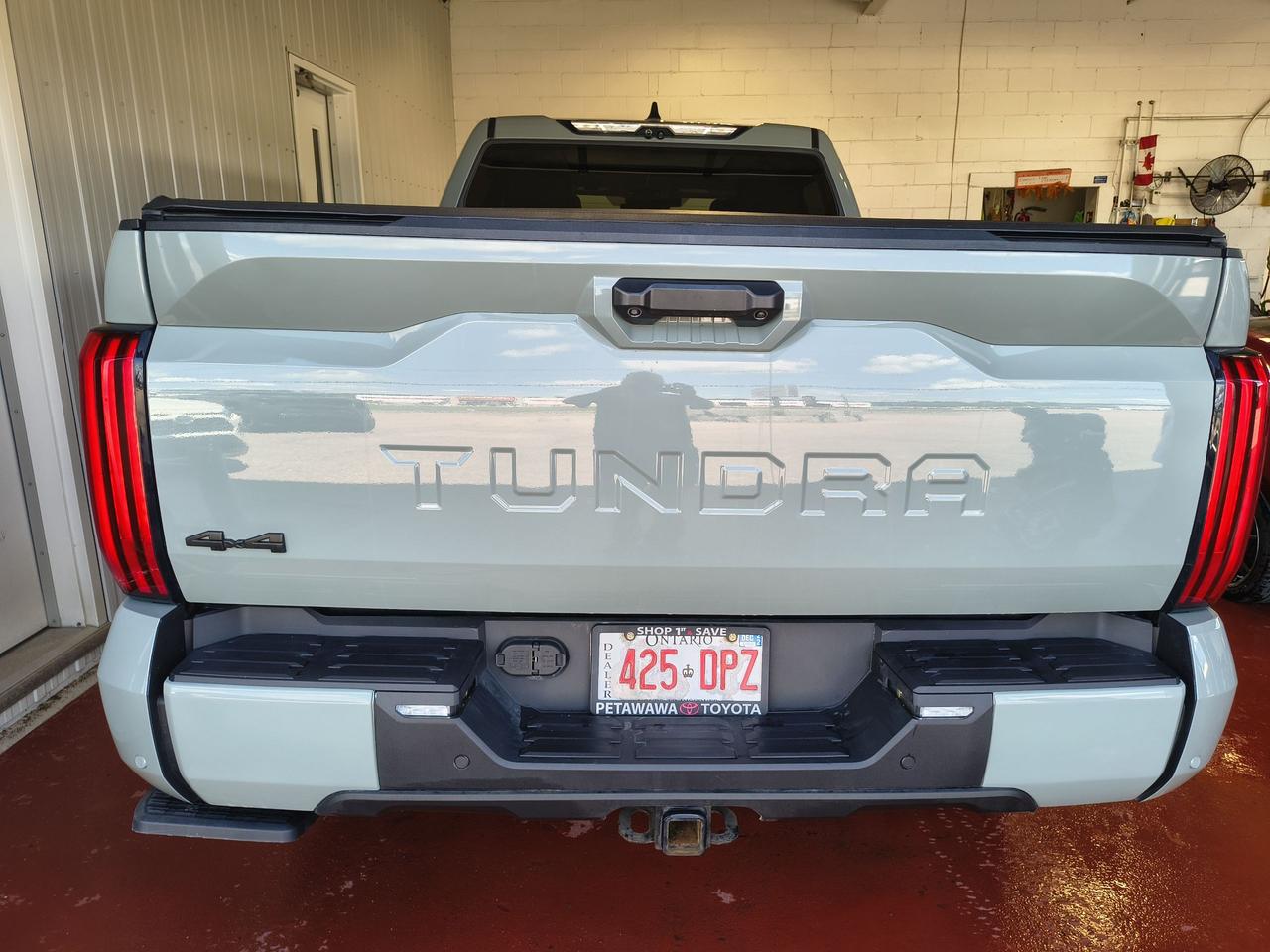 2023 Toyota Tundra Limited  Photo0