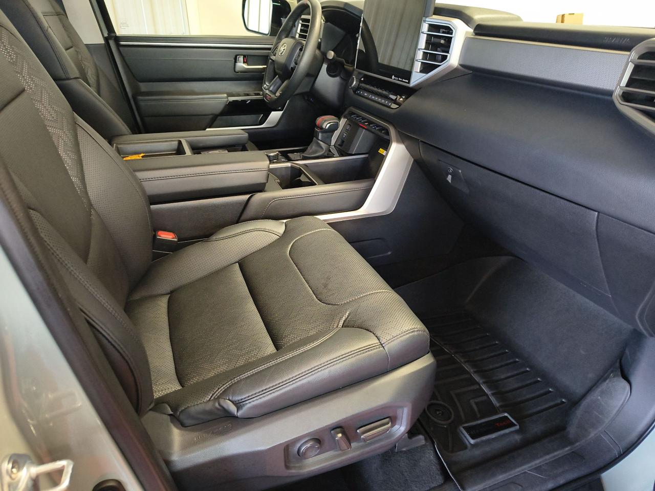 2023 Toyota Tundra Limited  Photo0