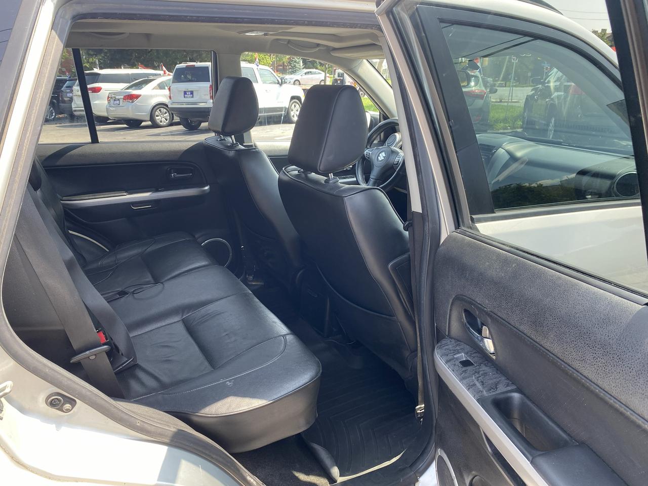 2010 Suzuki Grand Vitara JLX/4x4/Automatic/Leather/Sumroof Photo