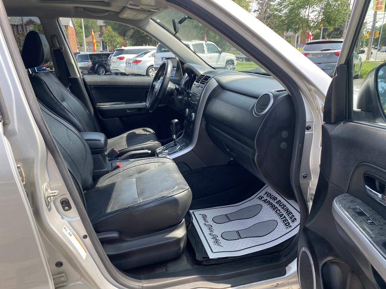 2010 Suzuki Grand Vitara JLX/4x4/Automatic/Leather/Sumroof Photo