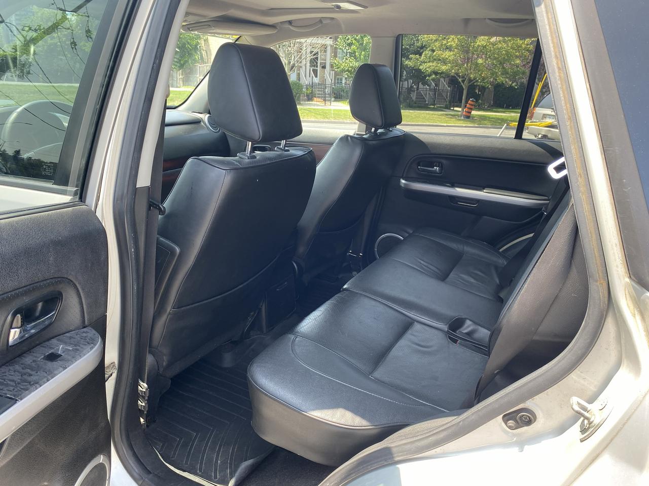 2010 Suzuki Grand Vitara JLX/4x4/Automatic/Leather/Sumroof Photo