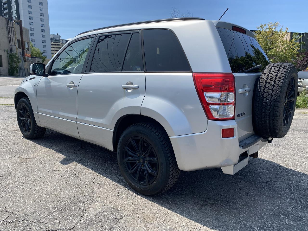 2010 Suzuki Grand Vitara JLX/4x4/Automatic/Leather/Sumroof Photo