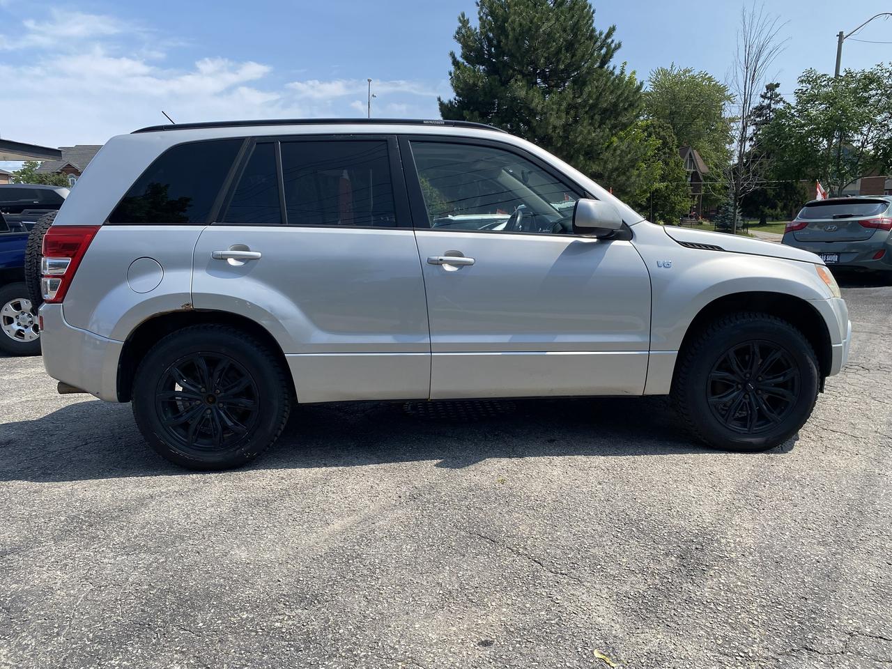 2010 Suzuki Grand Vitara JLX/4x4/Automatic/Leather/Sumroof Photo