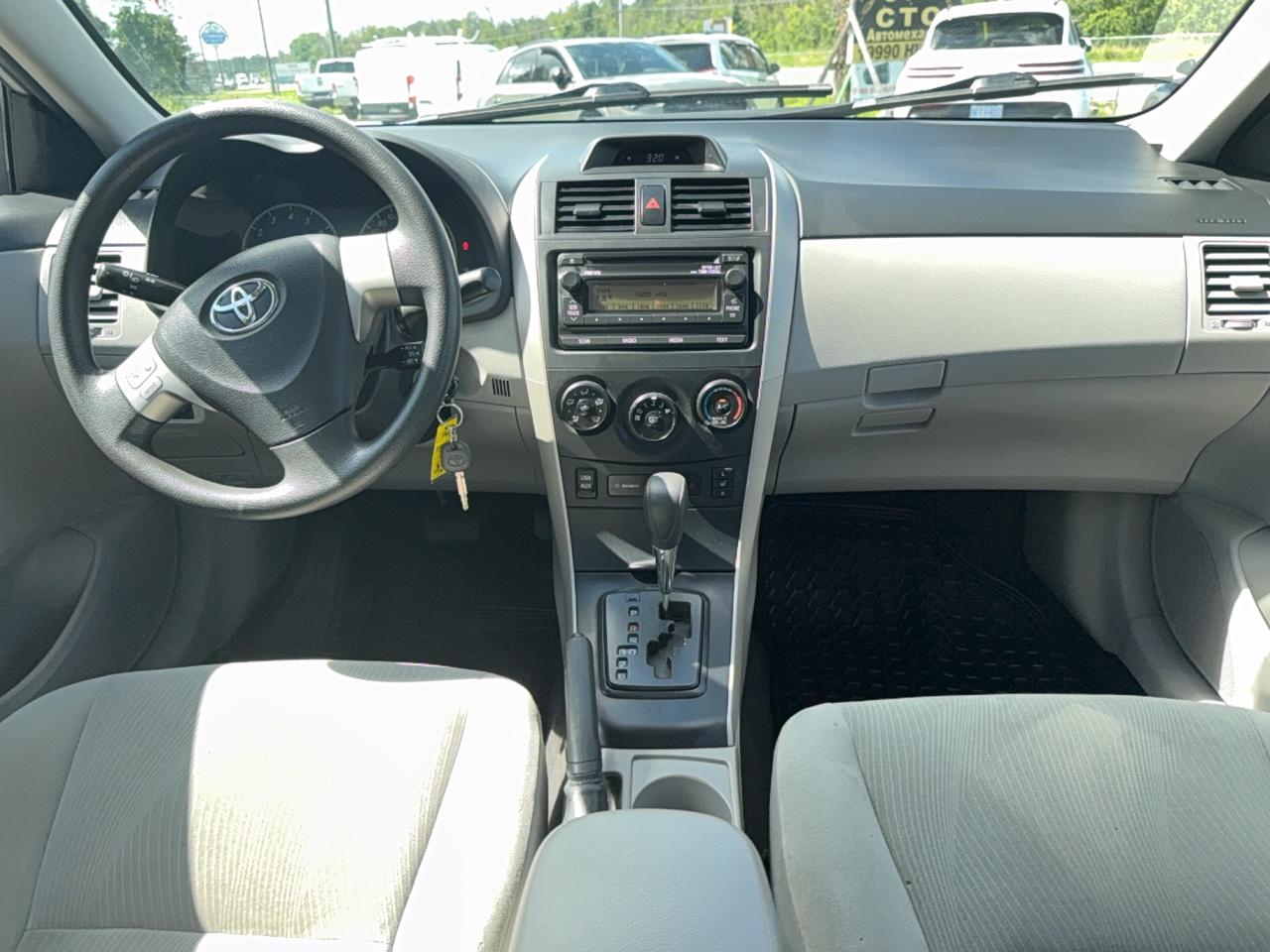 2012 Toyota Corolla LE Photo