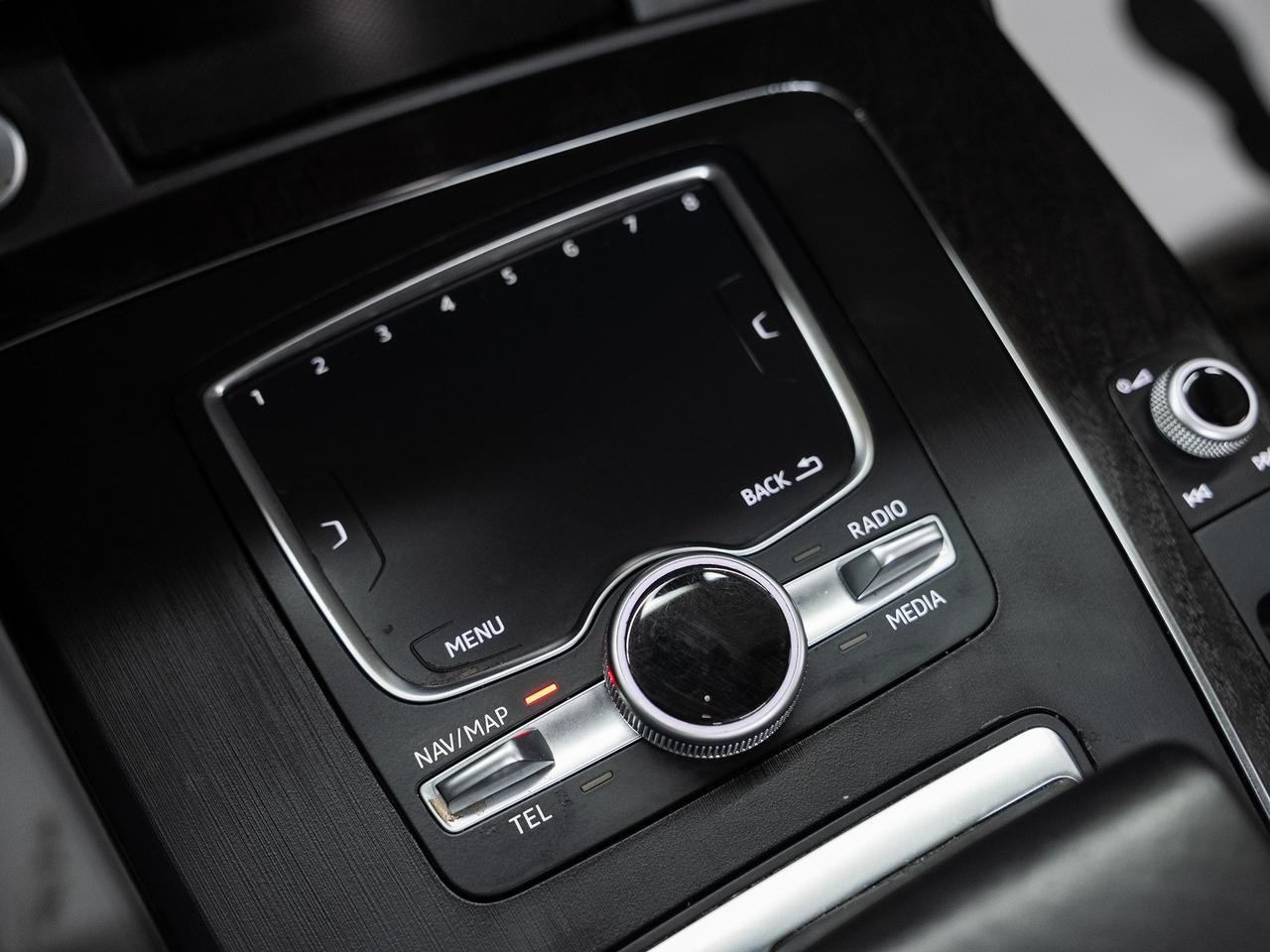 2020 Audi Q5 TECHNIK AWD | Nav | Pano roof | Leather | CarPlay Photo