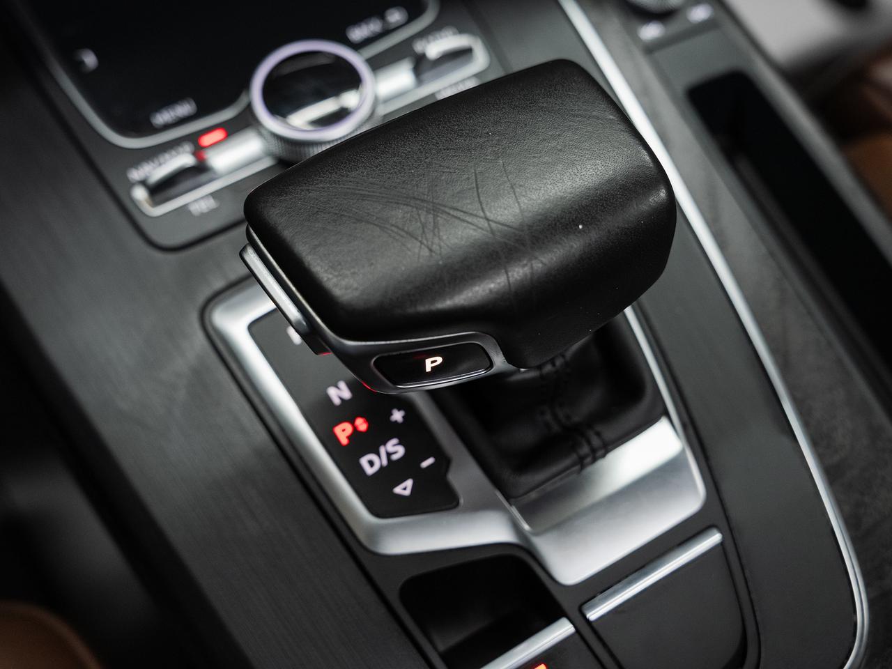 2020 Audi Q5 TECHNIK AWD | Nav | Pano roof | Leather | CarPlay Photo